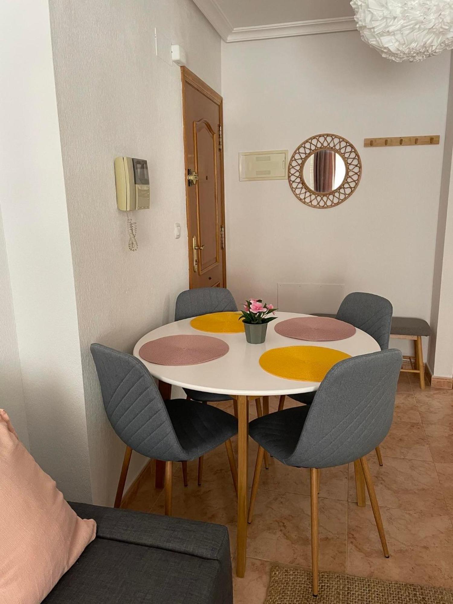 Charming Apartment 500M To Cura Beach Torrevieja Buitenkant foto